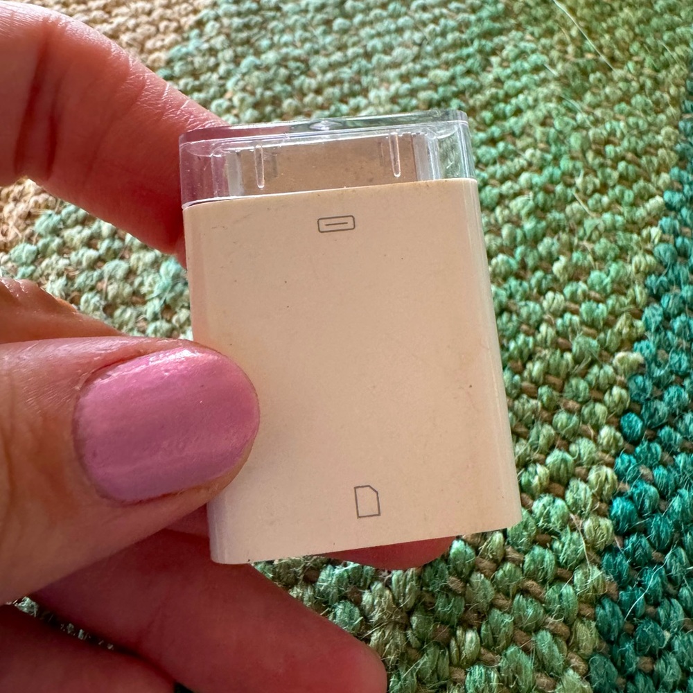Apple 30-Pin to SD Card Adapter ⭐️5 for $20⭐️